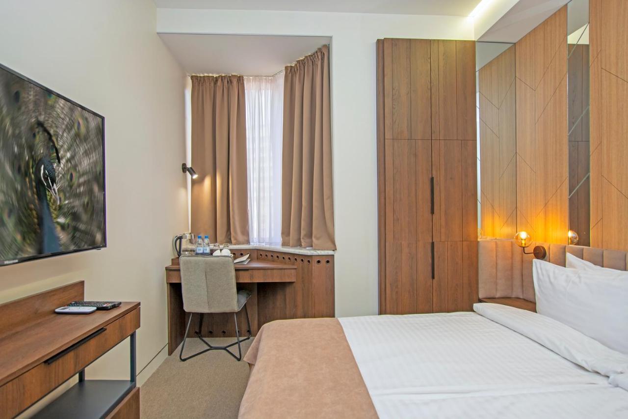 Cartez Hotel Yerevan Bagian luar foto