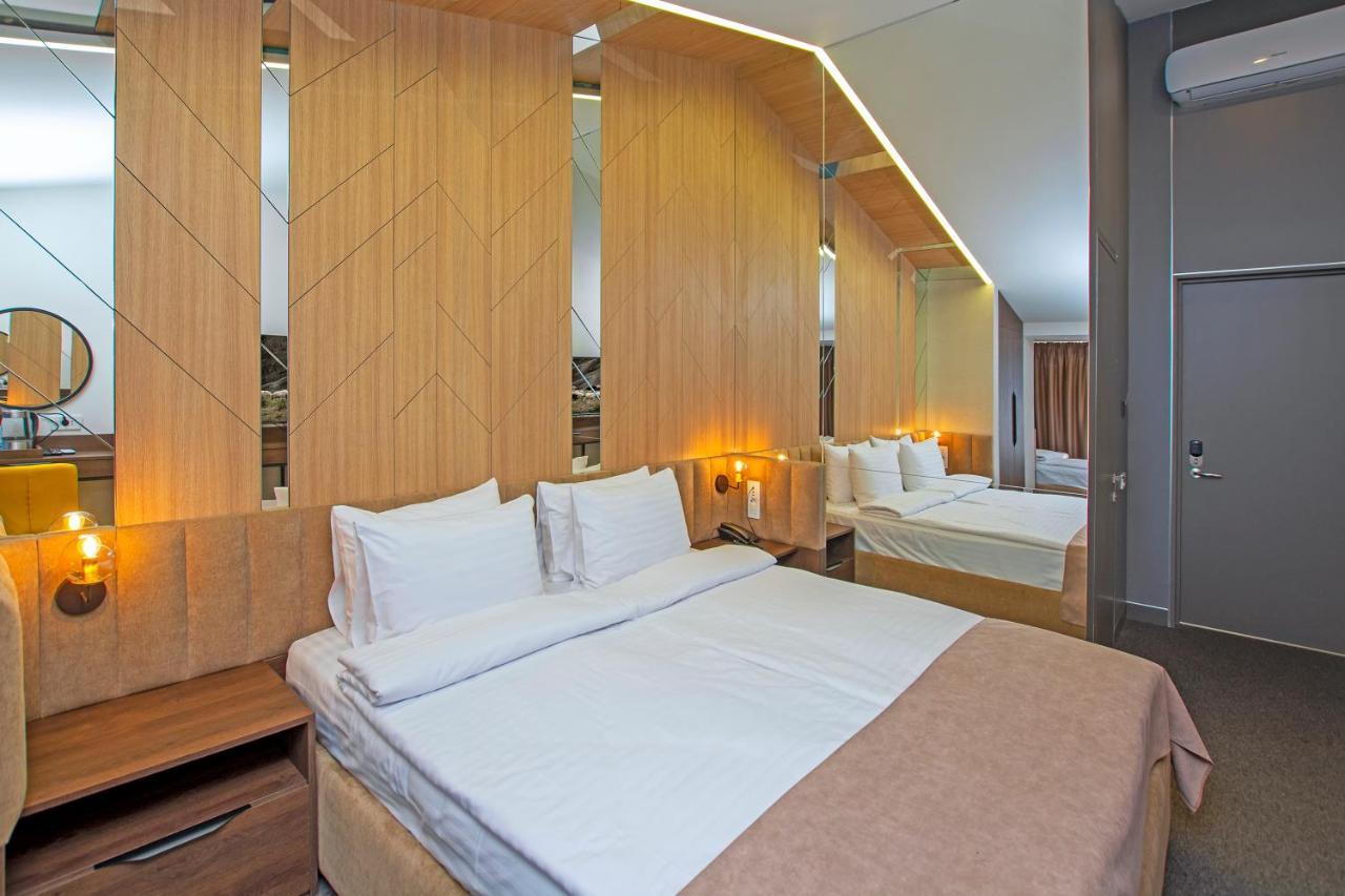 Cartez Hotel Yerevan Bagian luar foto