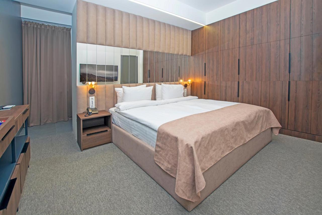 Cartez Hotel Yerevan Bagian luar foto