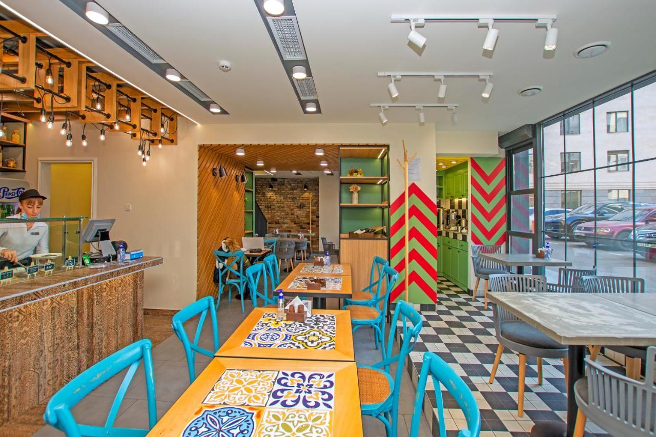 Cartez Hotel Yerevan Bagian luar foto