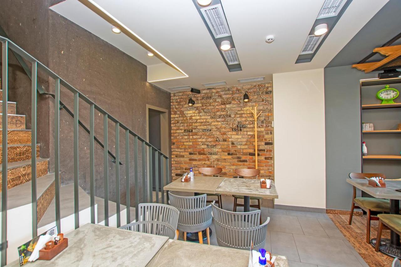 Cartez Hotel Yerevan Bagian luar foto